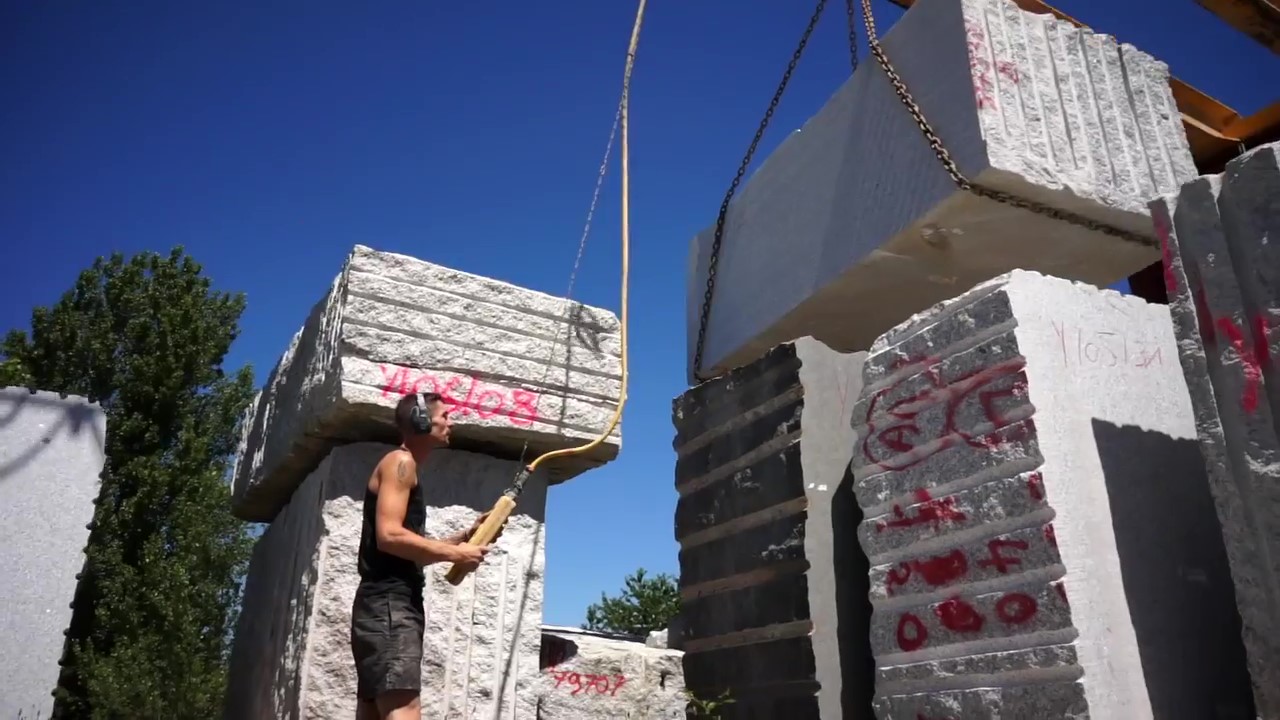 BLOCS DE GRANIT BRUT